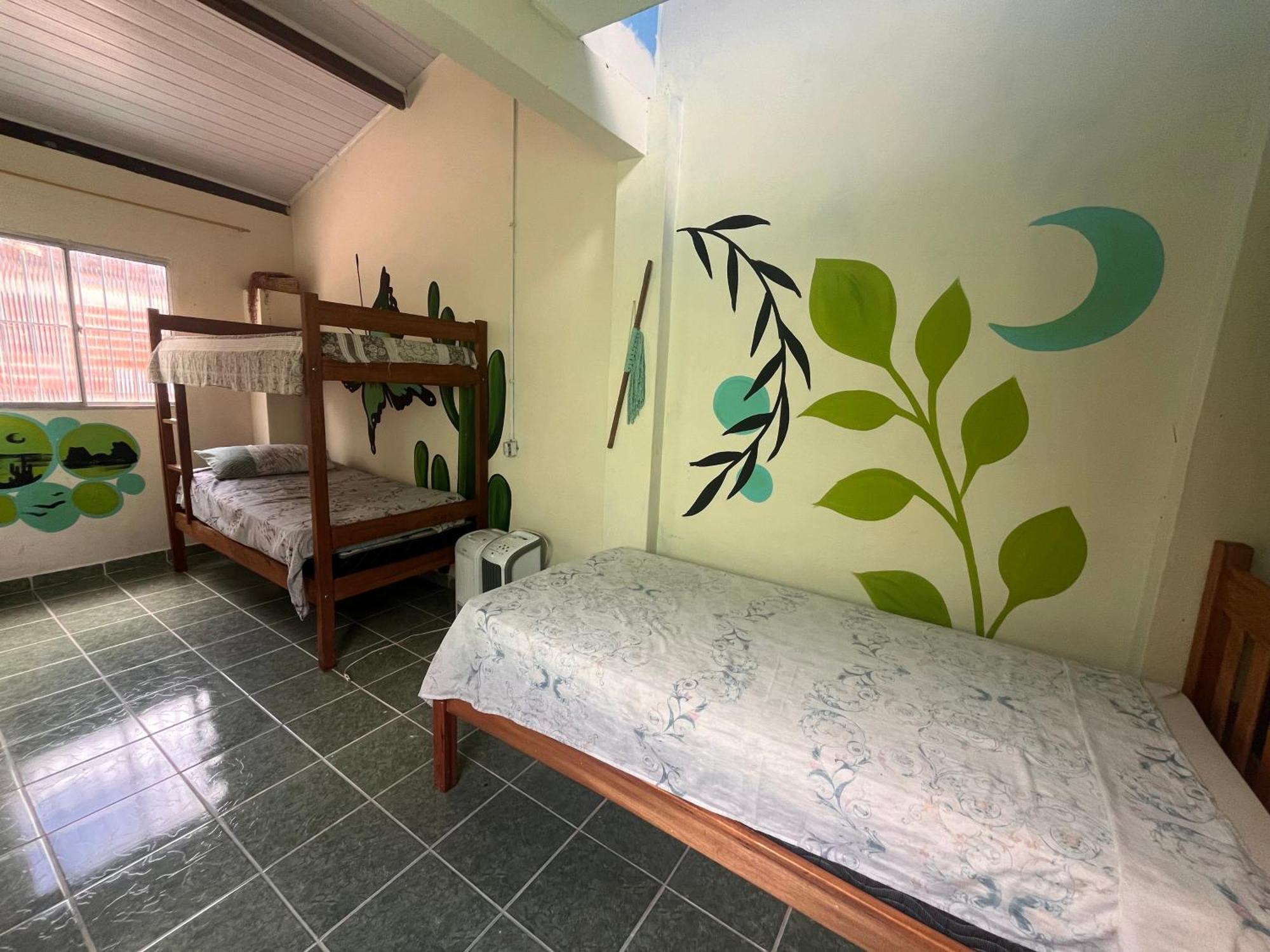 Multiverso Hostel เลนโซยส์ ภายนอก รูปภาพ